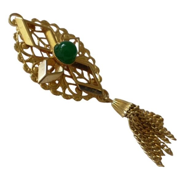 Sarah Coventry Peking Brooch Tassel Pin Filigree Gold Tone Green Glass Cabochon - Picture 4 of 16